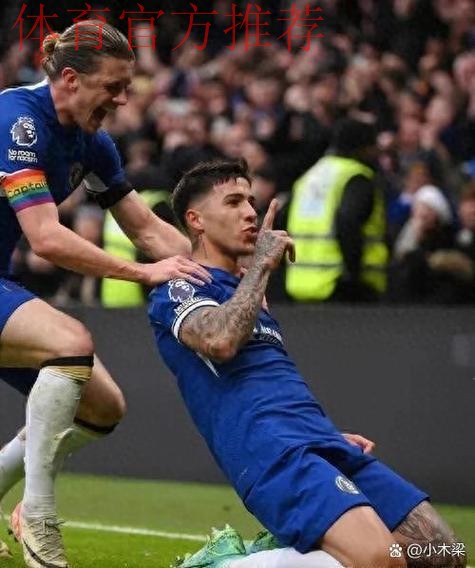 4-4!曼联主场又丢分:近7轮仅2胜+差切尔西2分,争四乱成一锅粥 4-4!曼联主场又丢分:近7轮仅2胜+差切尔西2分,争四乱成一锅粥